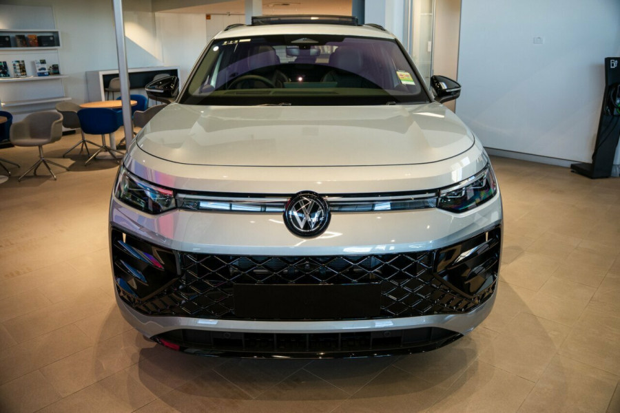 2026 Volkswagen Tayron R4 200TSI eHybrid R-Line SUV Image 5