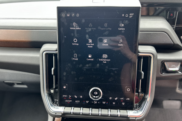 2025 Holden Yukon Denali Wagon Image 15