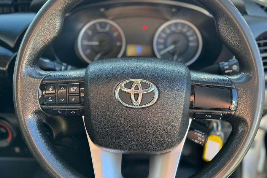 2018 Toyota HiLux 1Y46270EQ SR Cab Chassis Image 17