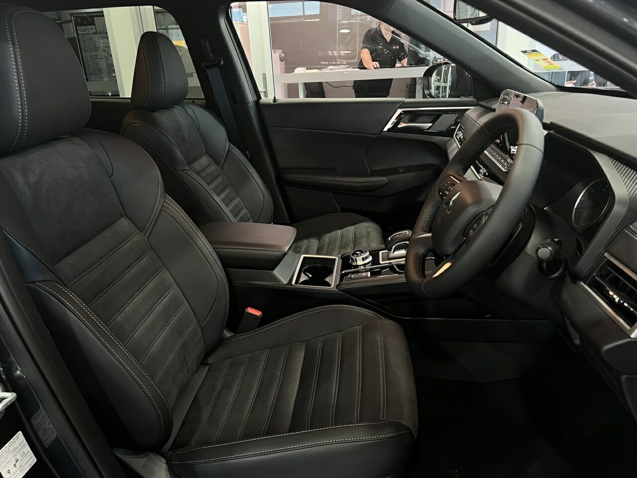 2024 Mitsubishi Outlander ZM LS SUV Image 17