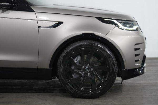 2024 Land Rover Discovery Series 5 P360 Dynamic SE SUV Image 4