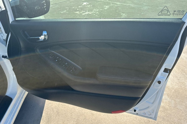 2017 Kia Cerato YD Sport Hatch Image 5