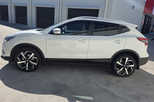 2017 Nissan QASHQAI J11 ST SUV Image 16