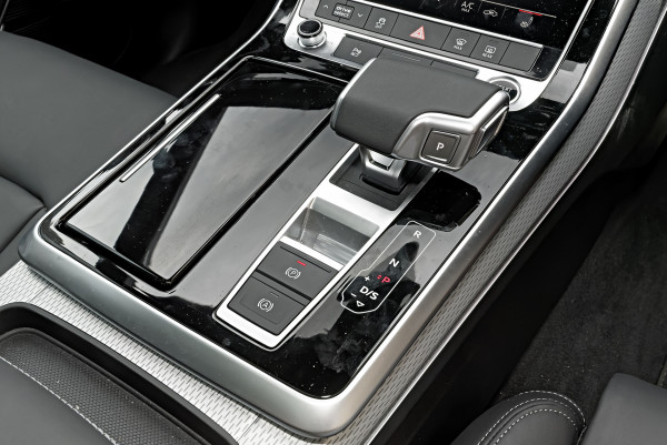 2026 MY25 Audi Q7 4M TFSI 250kW S line SUV image 14