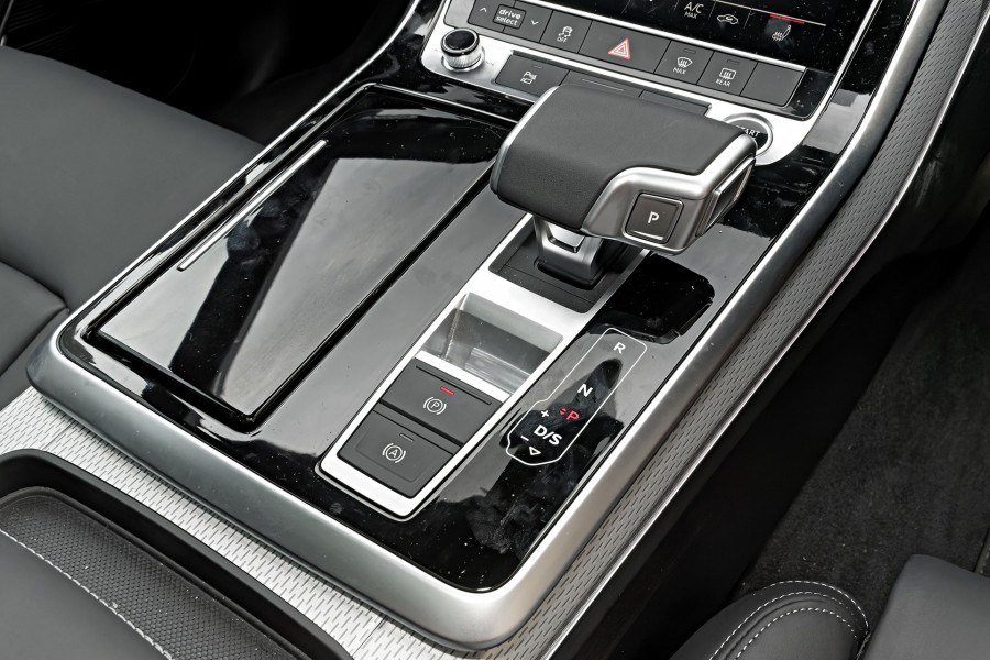2026 MY25 Audi Q7 4M TFSI 250kW S line SUV