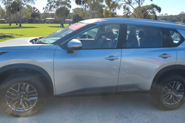 2024 Nissan X-Trail T33 ST SUV Image 4