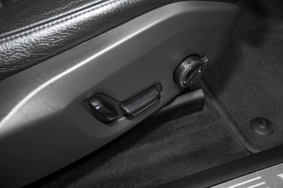 2019 Volvo XC60 UZ D4 Momentum SUV Image 14