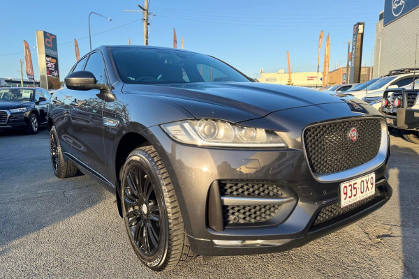 2016 MY17 Jaguar F-PACE X761 20d R-Sport SUV Image 6
