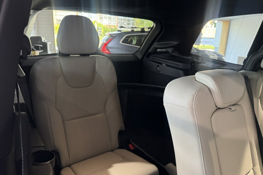 2024 MY25 Volvo XC90 L Series Ultra T8 Plug-In Hybrid SUV Image 22