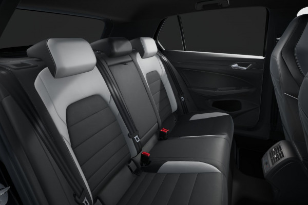 2025 Volkswagen Golf 8.5 110TSI R-Line Hatch