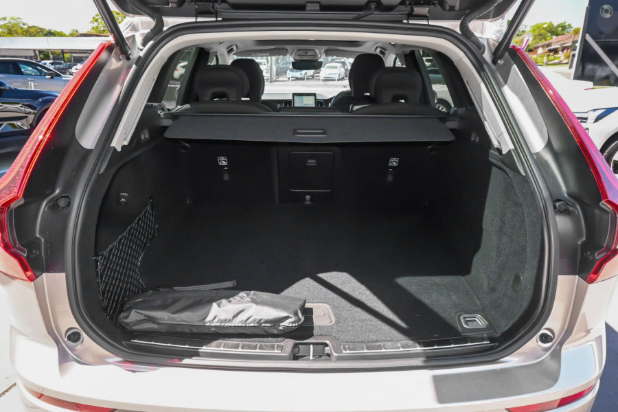 2026 Volvo XC60 UZ Plus B5 Bright SUV Image 6