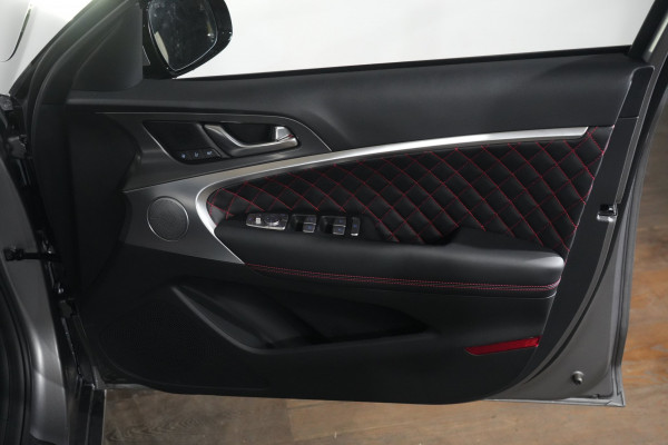 2025 Genesis G70 3.3t Sport Lux Sedan Image 32