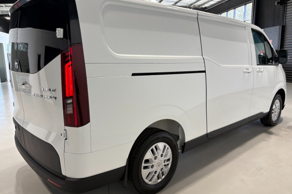2024 LDV Deliver 7   Van Image 5
