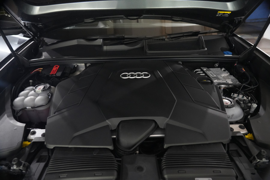 2024 Audi Q8 F1 60 TFSI e S Line SUV
