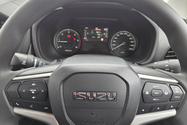 2026 Isuzu D-MAX RG SX Cab Chassis Image 12