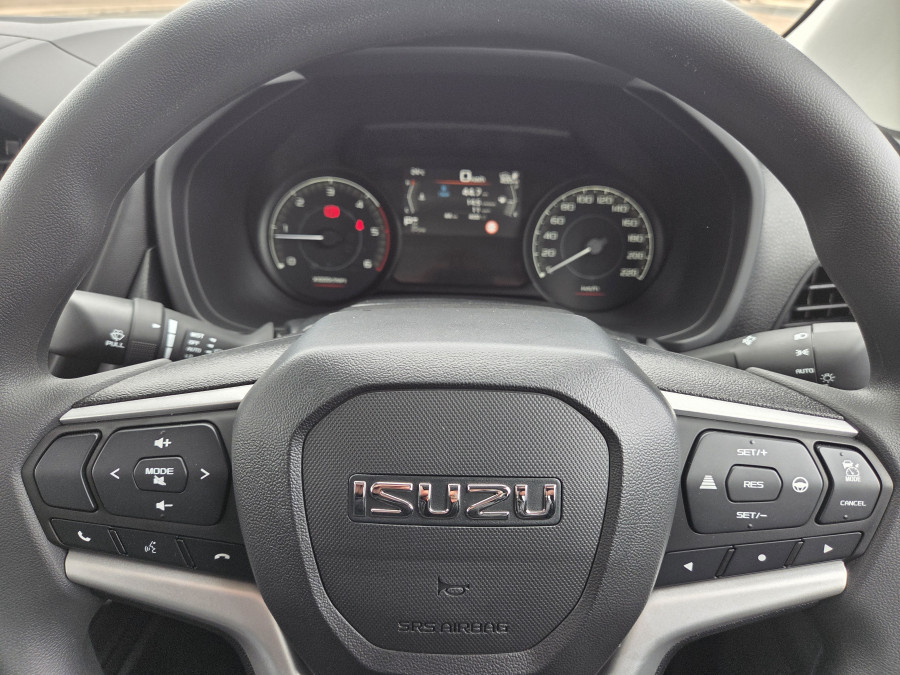 2026 Isuzu D-MAX RG SX Cab Chassis Image 12