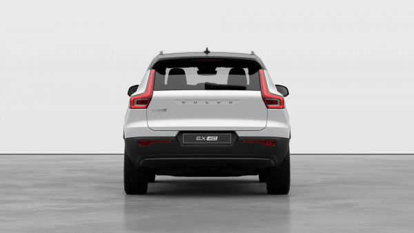 2026 Volvo EX40  Ultra Single Motor Extended Range SUV image 4