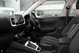 2025 Hyundai Venue QX.V5 Active SUV image 8