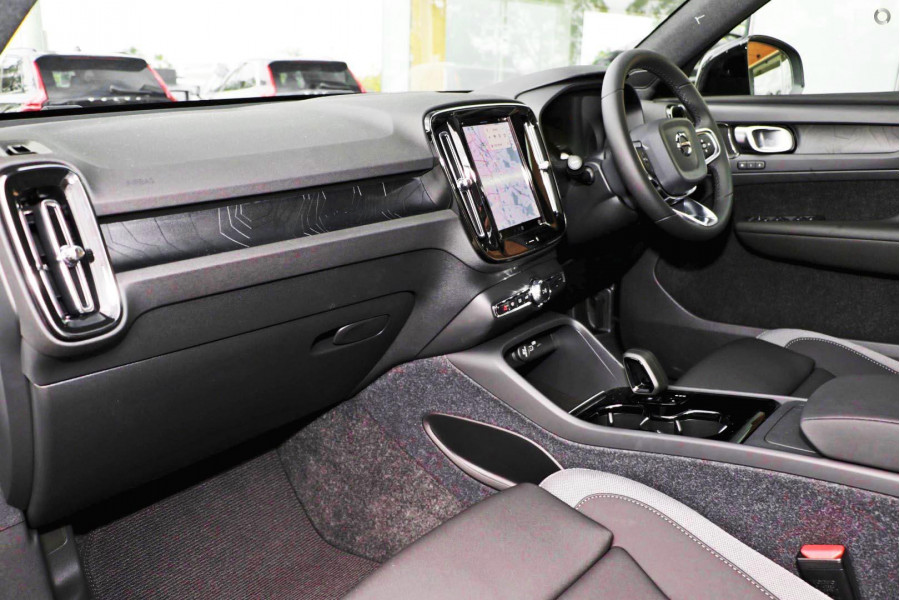 2024 MY25 Volvo EX40 No Series Ultra Single Motor Extended Range SUV Image 7