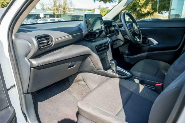 2023 Toyota Yaris Cross MXPB10R GX SUV Image 7