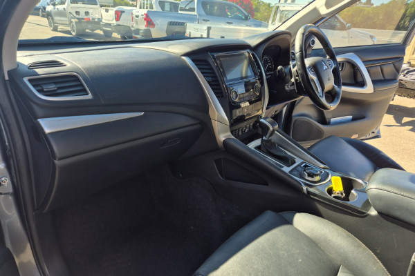 2018 Mitsubishi Pajero Sport QE Exceed SUV Image 32