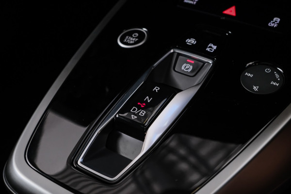 2024 MY25 Audi Q4 e-tron F4 45 SUV image 11