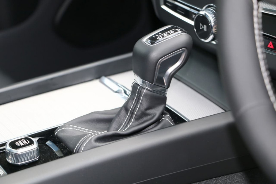 2019 MY20 Volvo XC60 UZ D5 R-Design Suv Image 18