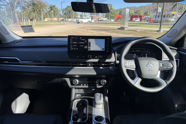 2025 Mitsubishi Outlander ZM LS SUV Image 7