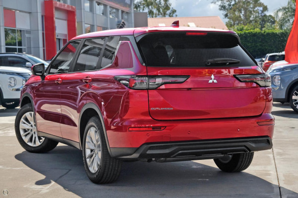 2025 Mitsubishi Outlander ZM ES SUV Image 4