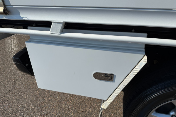 2023 Isuzu D-MAX RG LS-M Cab Chassis Image 10