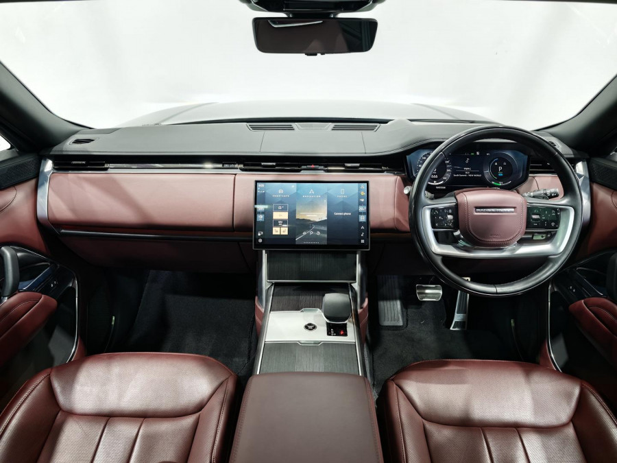 2024 MY25 Land Rover Range Rover L460 P460e Autobiography SUV Image 18