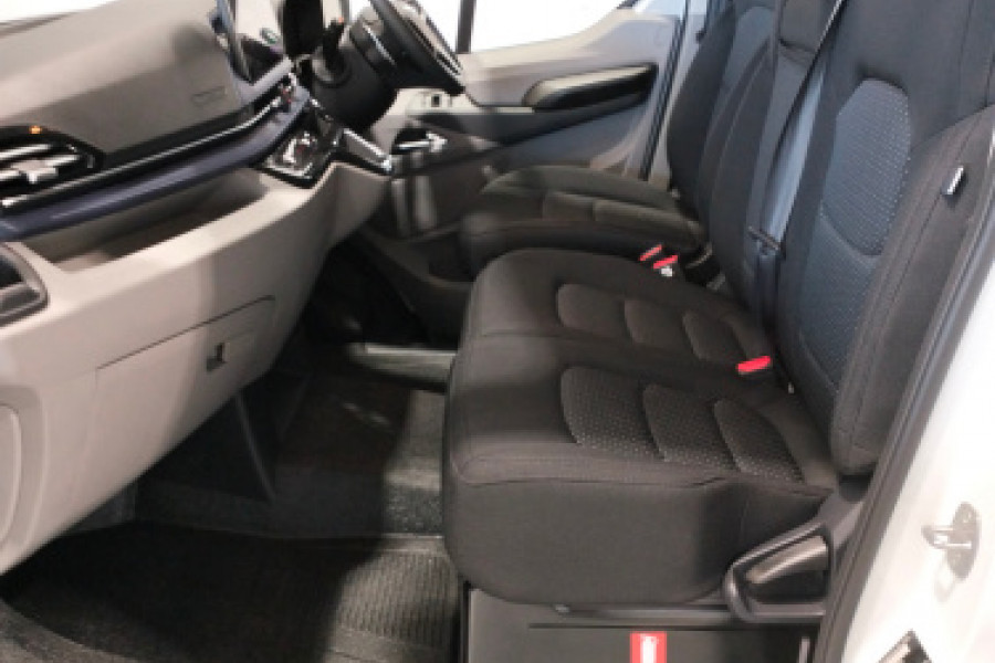 2024 LDV Deliver 9  11-Seat Bus Image 14