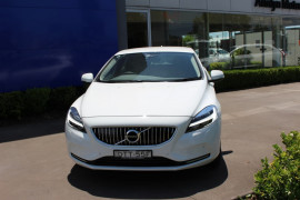 Volvo V40 T4 Inscription (No Series) MY18