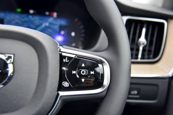 2026 Volvo XC60 UZ Ultra B5 Dark SUV Image 11