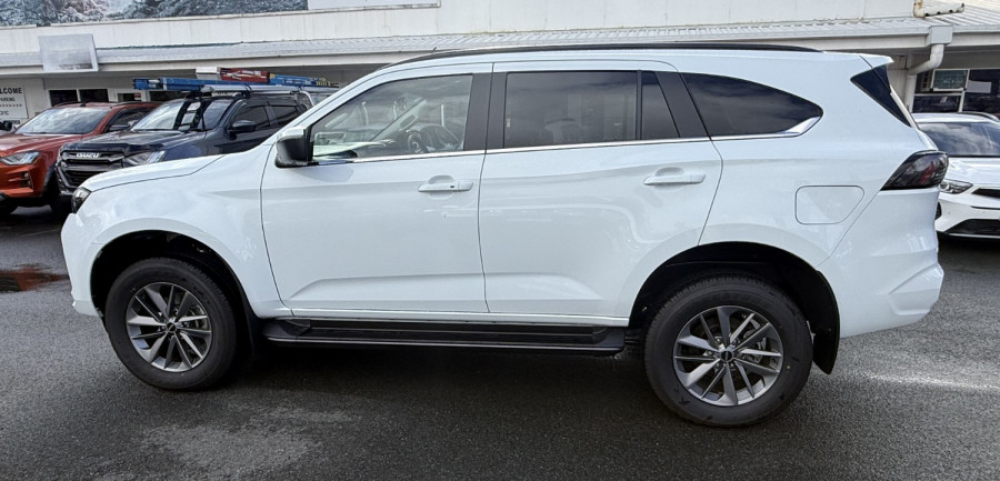 2025 MY25.5 Isuzu MU-X RJ LS-U SUV Image 7