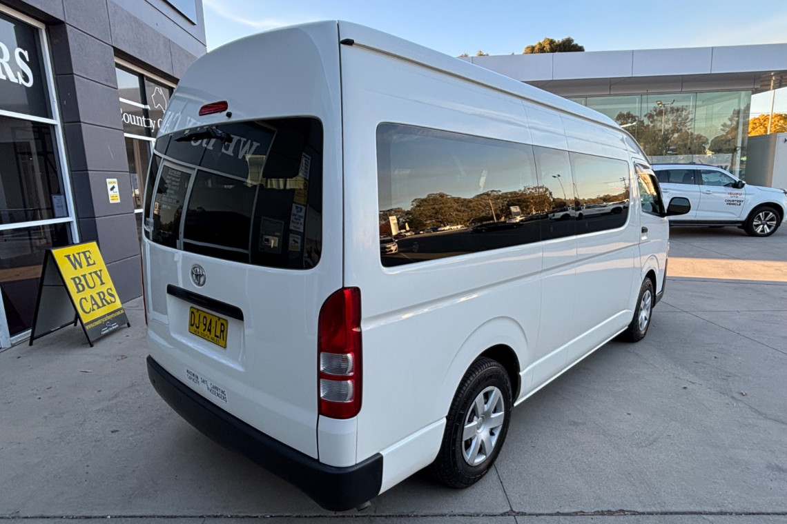 2015 Toyota HiAce TRH223R Commuter Bus Image 22