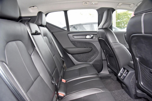 2023 MY24 Volvo XC40  Plus B4 SUV Image 6