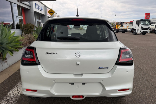 2025 Suzuki Swift Hybrid Hybrid SUV Image 7