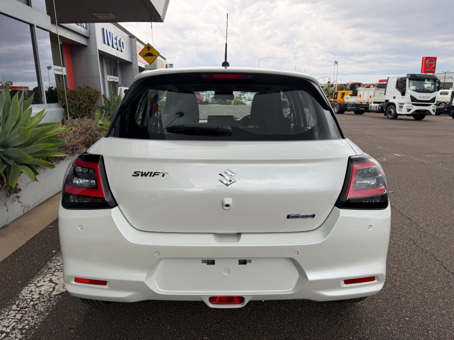 2025 Suzuki Swift Hybrid Hybrid SUV Image 7