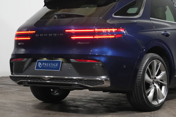 2024 Genesis GV70 2.5T SIGNATURE SUV image 8
