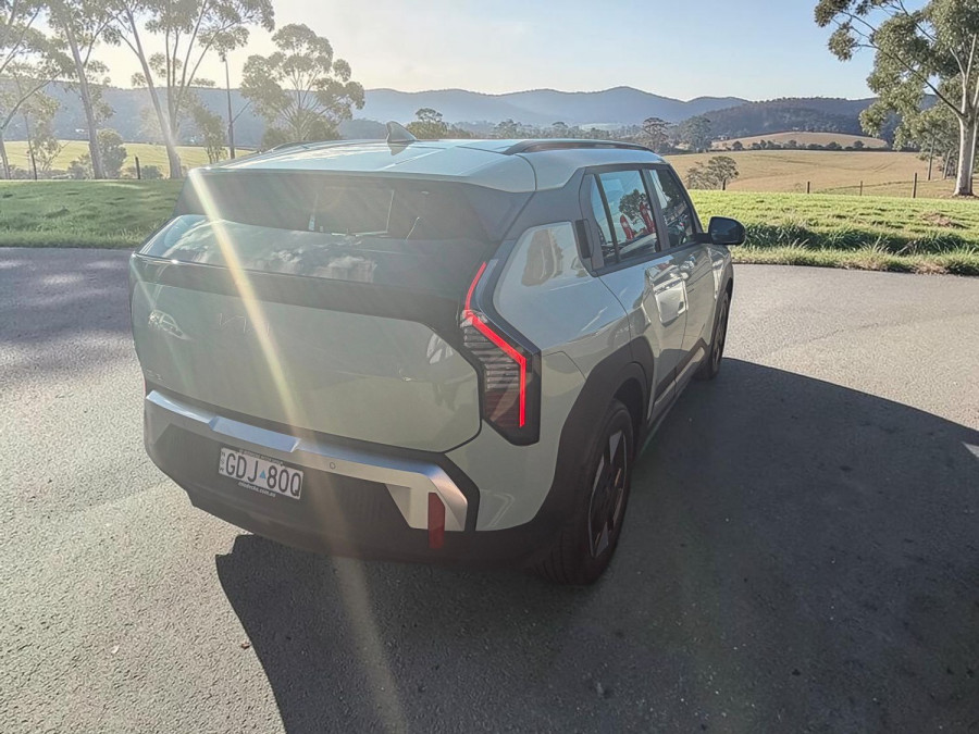 2026 MY27 Kia EV3 SV Air Long Range SUV Image 4