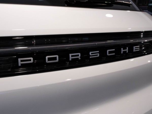 2025 Porsche Cayenne E-Hybrid SUV image 31