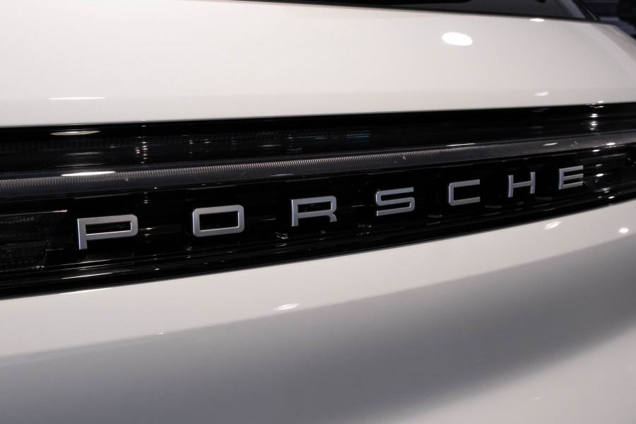 2025 Porsche Cayenne E-Hybrid SUV
