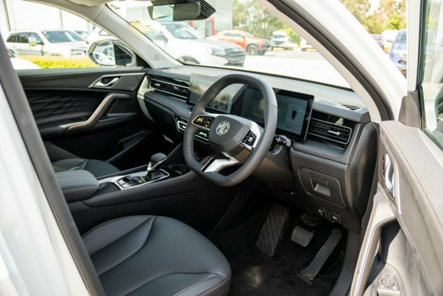 2025 MG HS AS33 Essence SUV Image 19