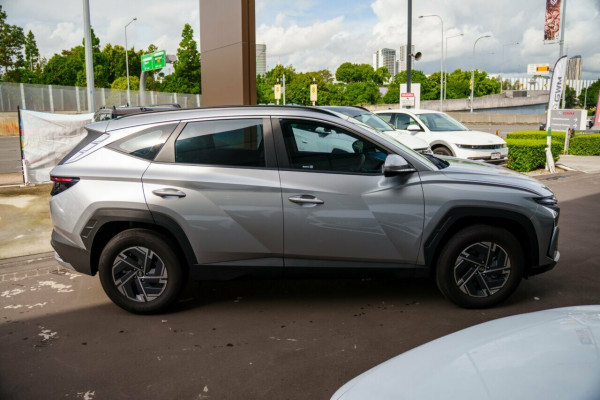 2026 Hyundai Tucson hybrid NX4.V4 BASE MODEL SUV Image 4