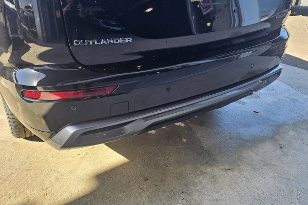 2025 Mitsubishi Outlander ZM Exceed SUV Image 6