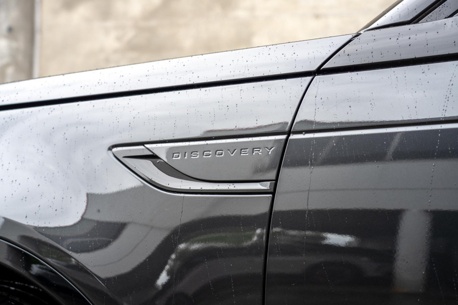 2025 Land Rover Discovery Series 5 D350 Dynamic SE SUV