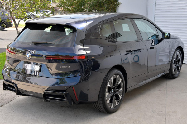 2025 BMW iX I20 xDrive45 M Sport SUV image 27