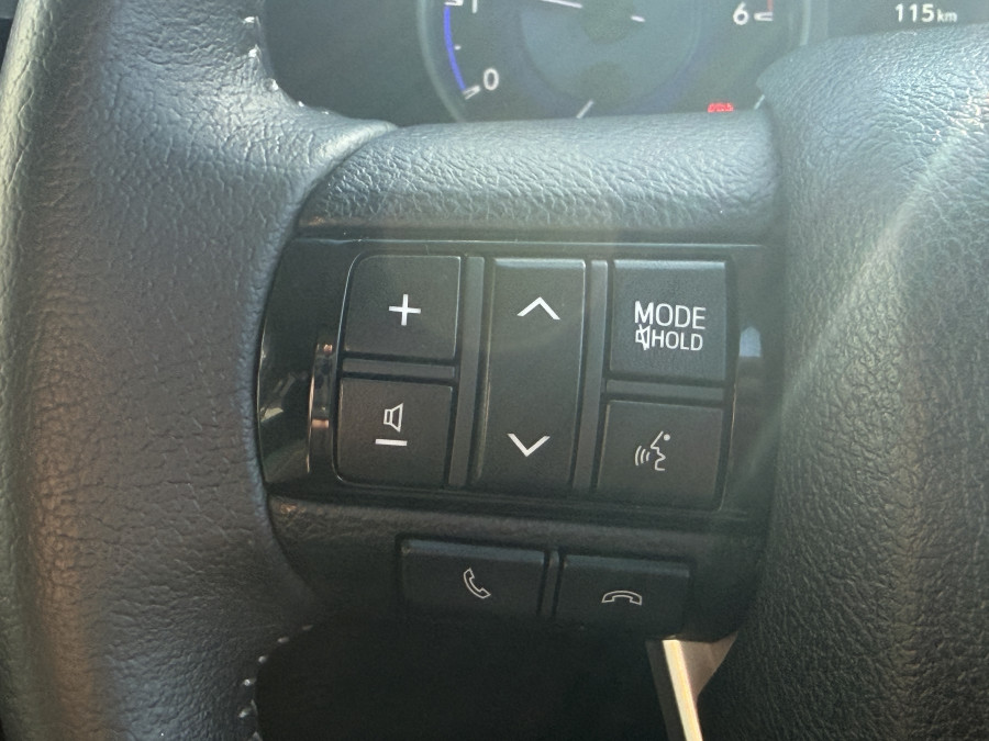 2017 Toyota HiLux  SR5 Double Cab Pick Up Image 18