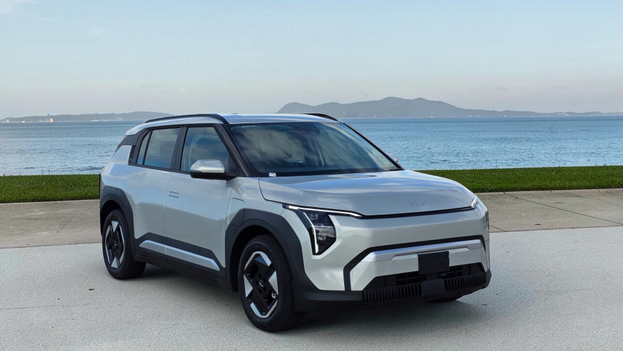 2026 Kia EV3 SV Air Long Range SUV Image 1